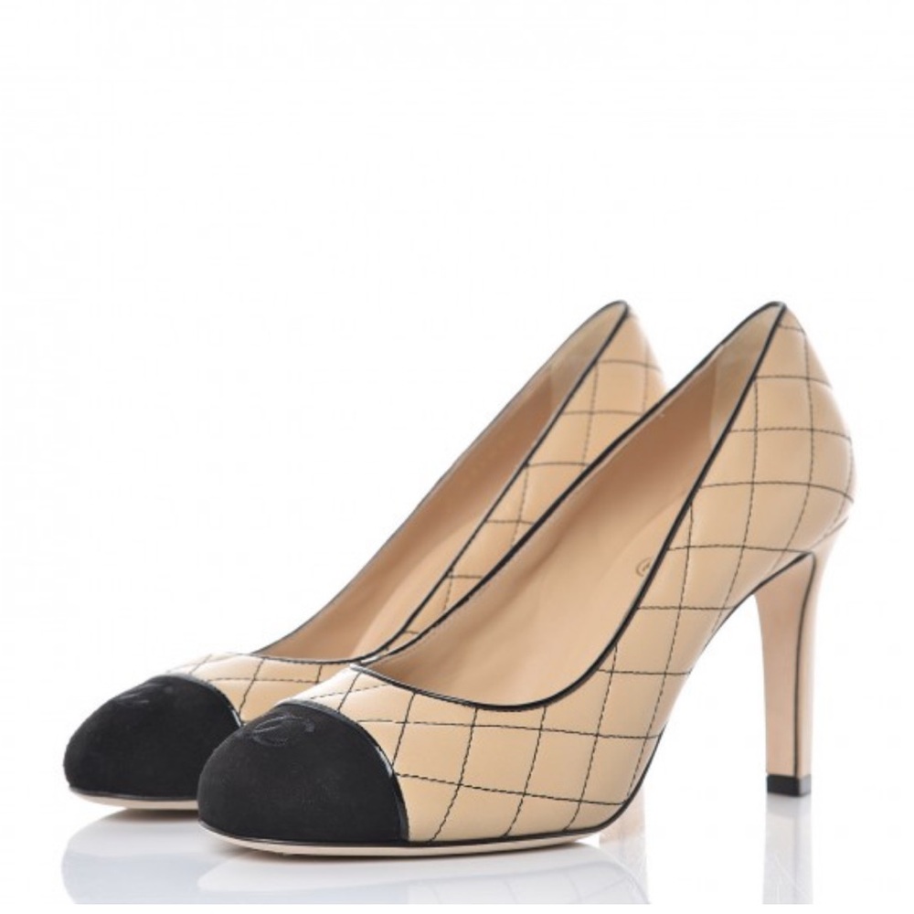 Chanel classic quilted black beige pumps Sz 37.5